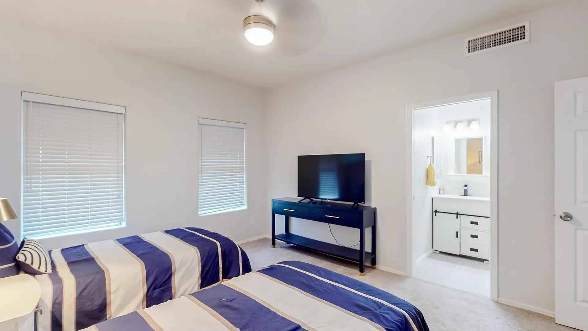 Tempe'S Treasure Villa